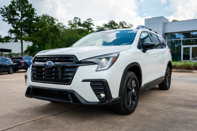 New 2026 Crystal White Pearl Subaru Premium image 12