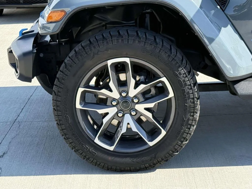 Used 2024 Gray Jeep Sport S 4xe image 11
