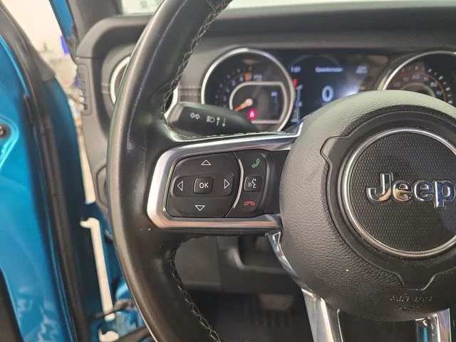 Used 2020 Bikini Pearlcoat Jeep Unlimited Sahara image 30