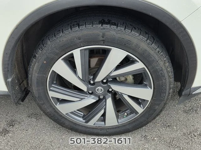 Used 2017 White Nissan Platinum image 19