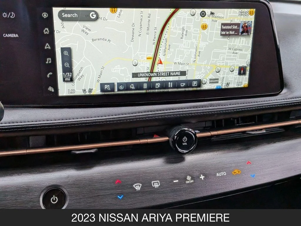 Used 2023 Brown Nissan PREMIERE image 28