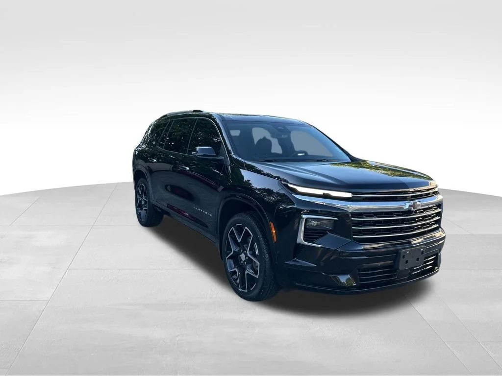 Used 2025 Black Chevrolet High Country image 8