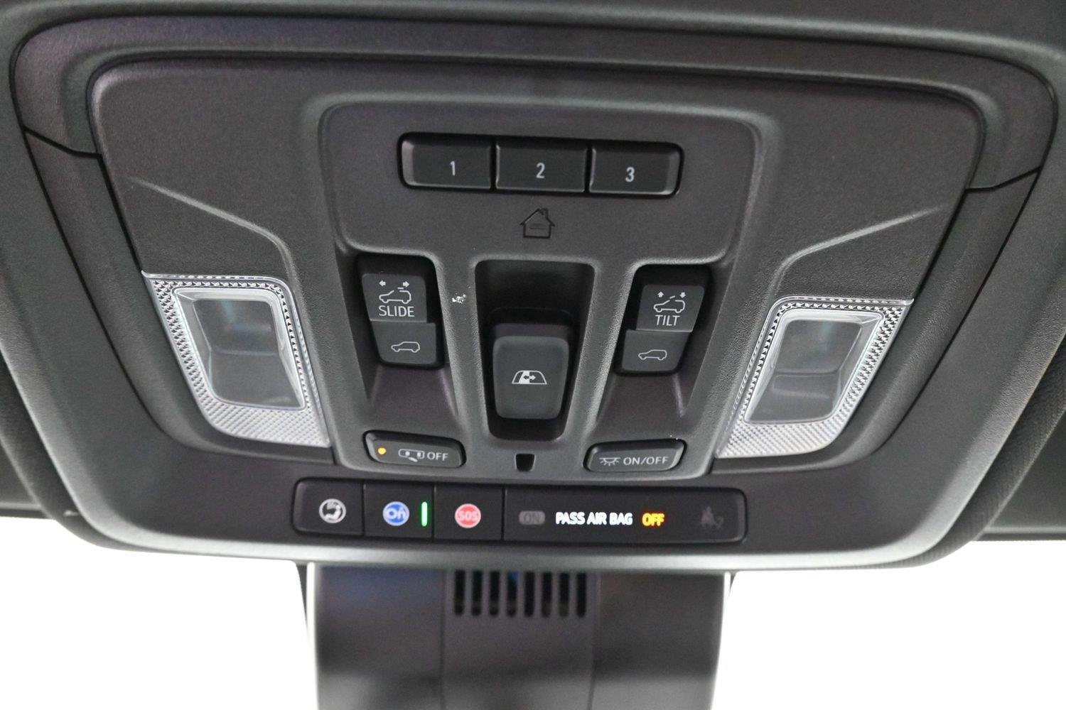 Used 2023 STERLING GRAY METALLIC Chevrolet High Country image 26