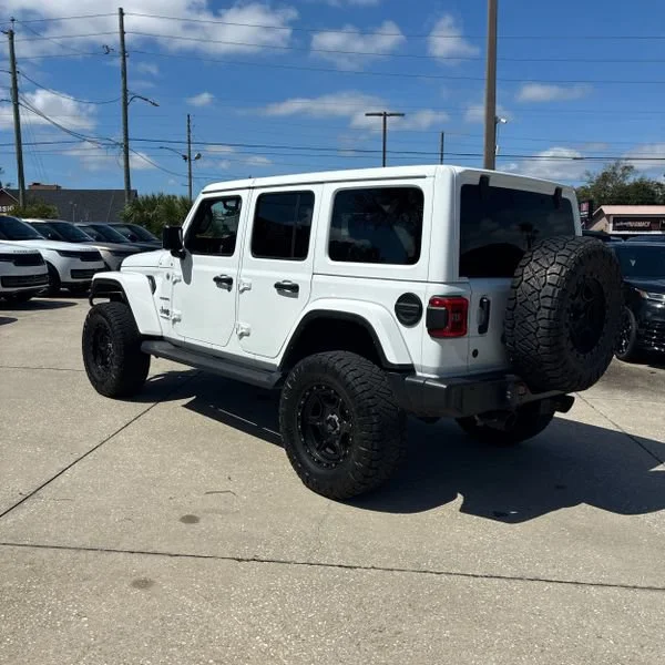 Used 2021 White Jeep Unlimited Sahara image 4
