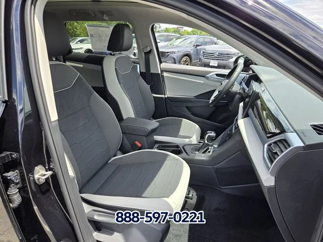 New 2026 Deep Black Pearl Volkswagen 1.5T SE image 13
