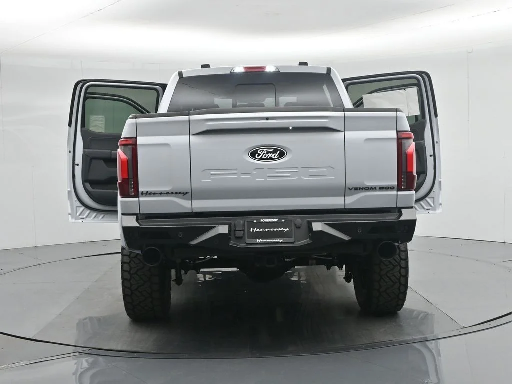 New 2025 Space White Metallic Ford Lariat image 36