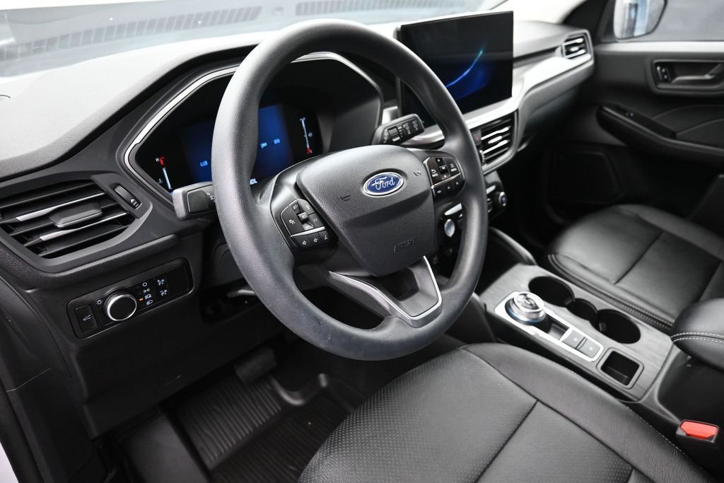 Used 2025 Silver Ford Active image 18