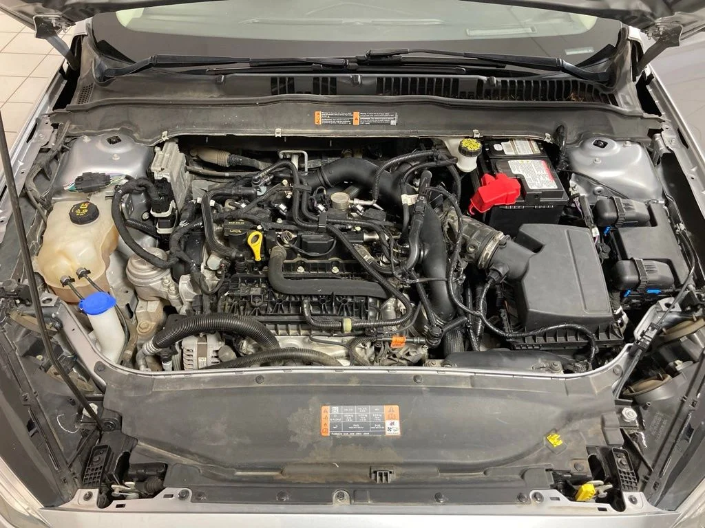 Used 2020 Silver Ford SE image 26