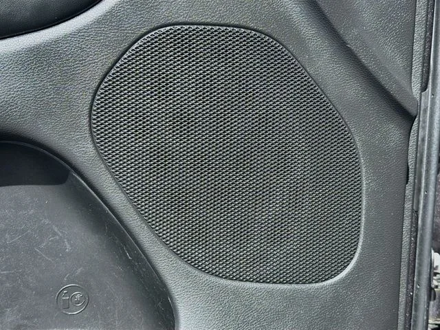Used 2019 Gray Jeep Altitude image 19
