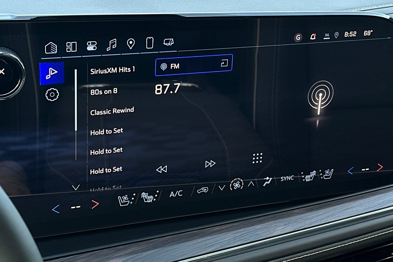 2025 Chevrolet Suburban Premier - Photo 20