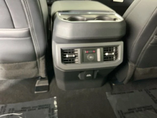 New 2026 Star White Metallic Tri-Coat Ford Lariat image 33