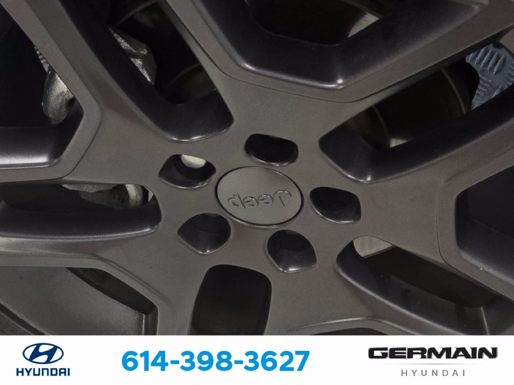 Used 2021 Teal Jeep Latitude image 13