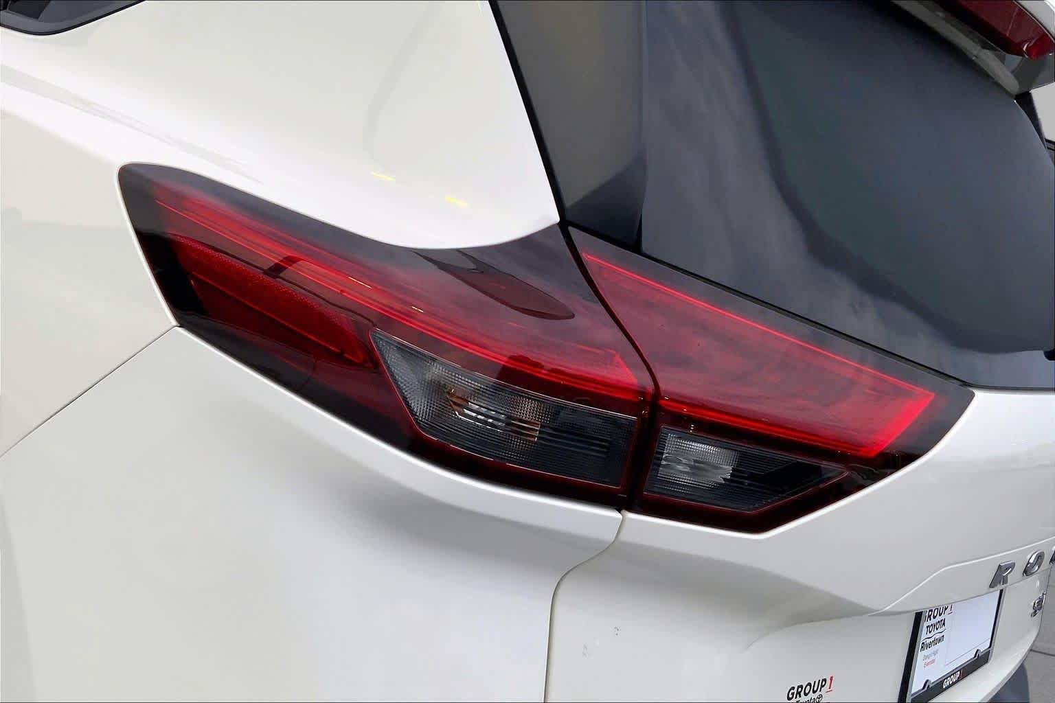 Used 2023 Pearl White Tricoat Nissan SV image 25