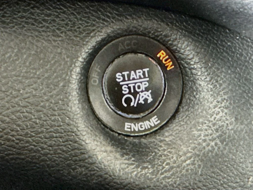 Used 2016 Gray Jeep Limited image 20