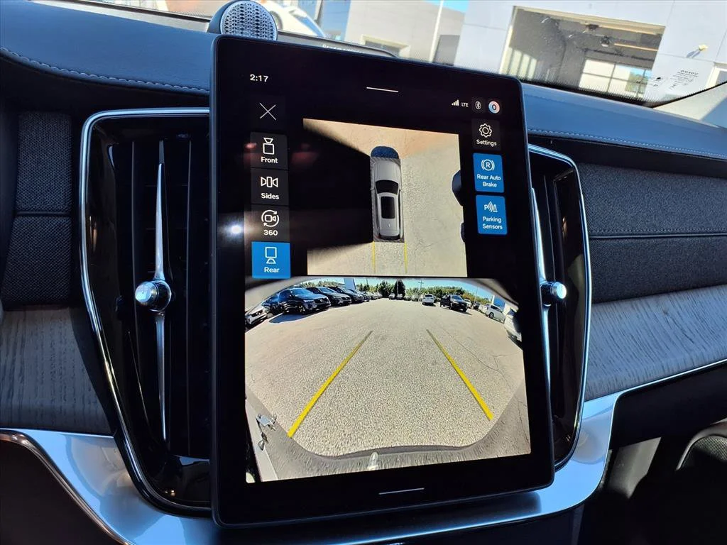 New 2027 Onyx Black Volvo Ultra Dark Theme image 20