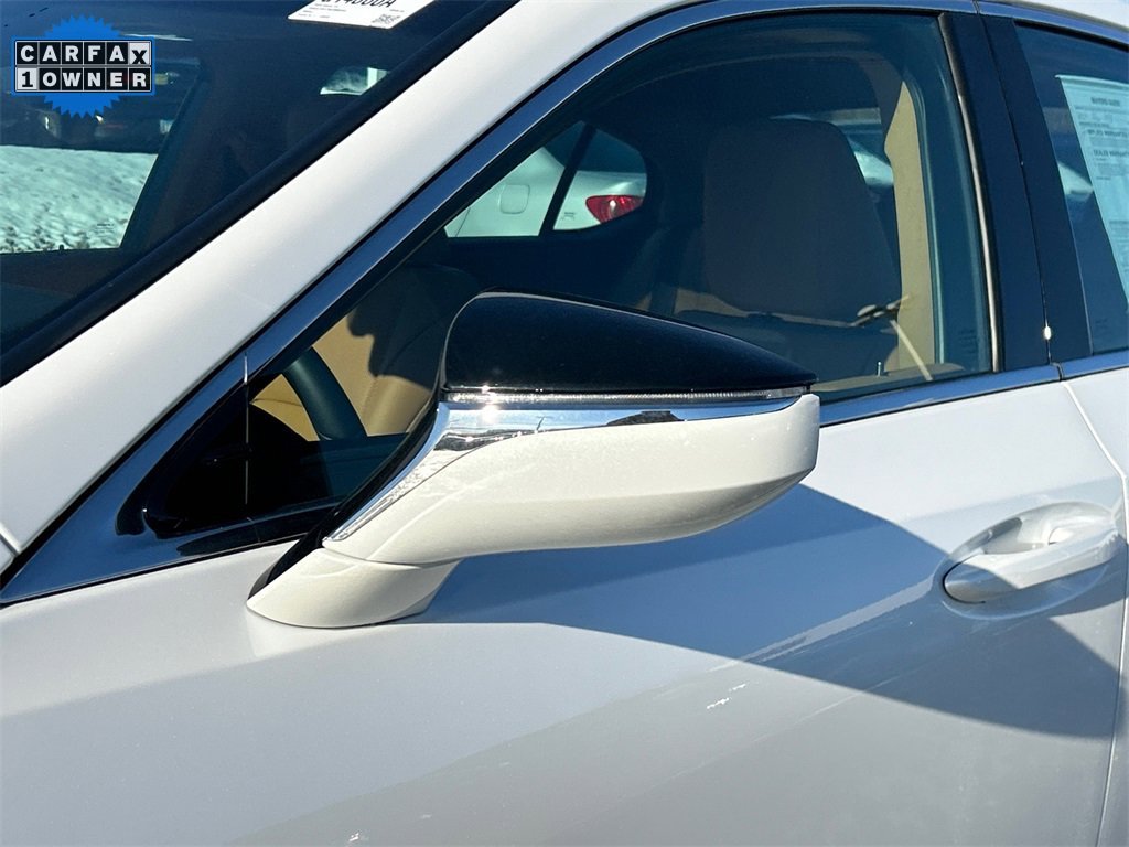 2025 LEXUS ES - Image 11