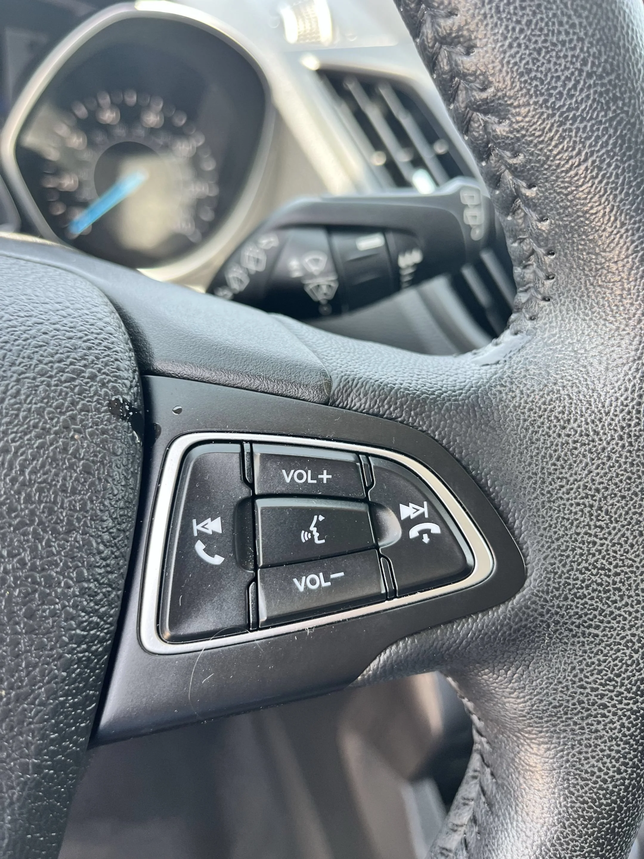 Used 2019 Blue Ford SEL image 14
