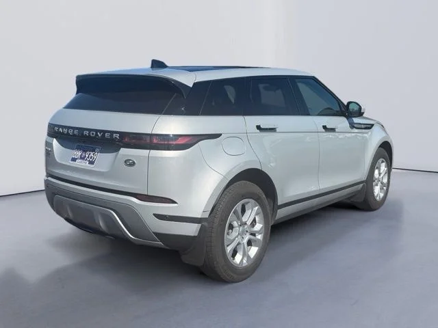 Used 2023  Land Rover S image 2
