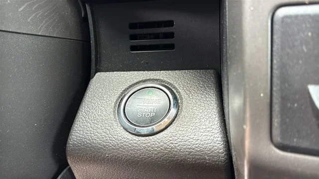 Used 2018 Gold Ford XLT image 28