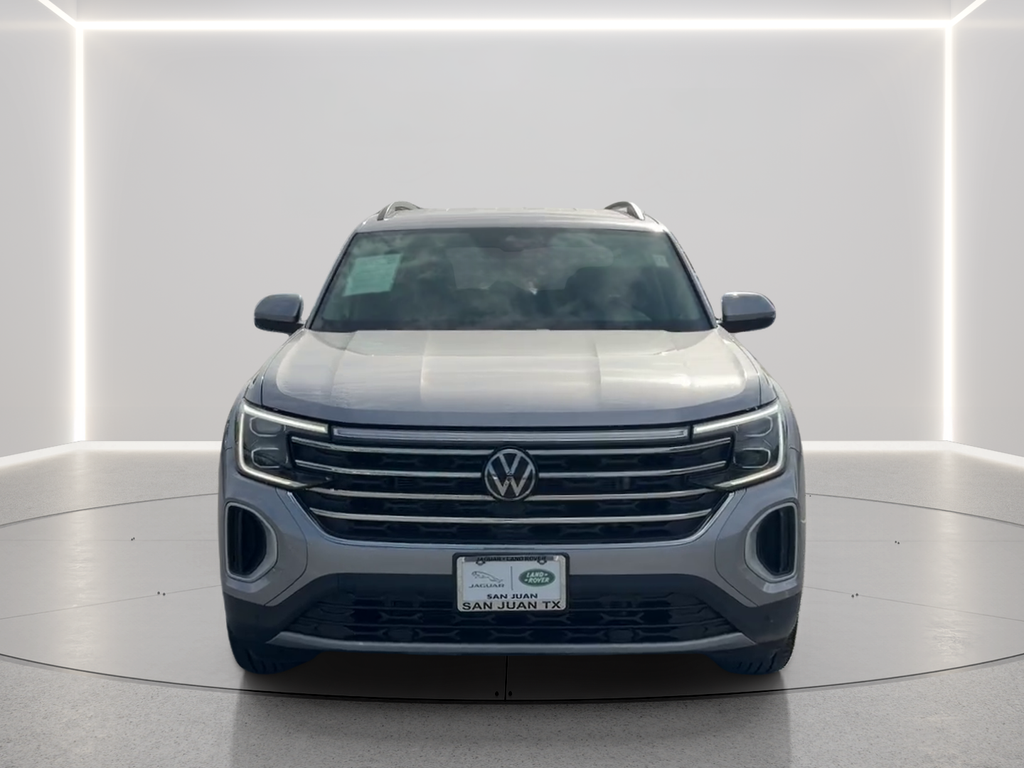 Used 2025 White Volkswagen 2.0T SE w/Technology image 2