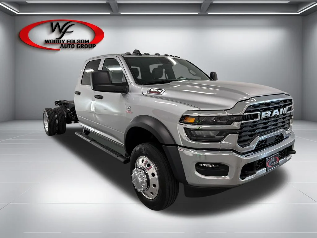 New 2026 Silver-Zynith Exterior Paint RAM Tradesman image 3