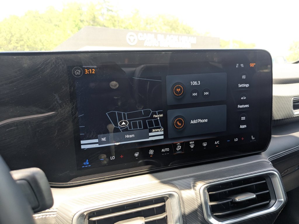 Used 2025  Ford GT Premium image 15