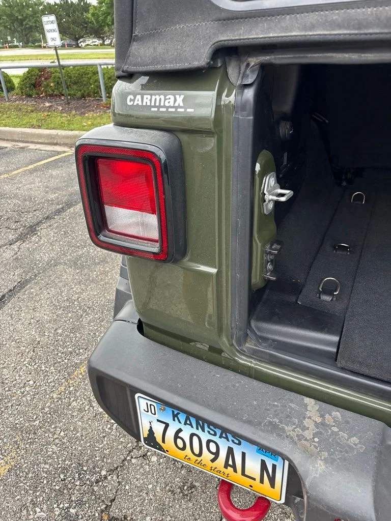 Used 2021 Green Jeep Unlimited Rubicon image 9