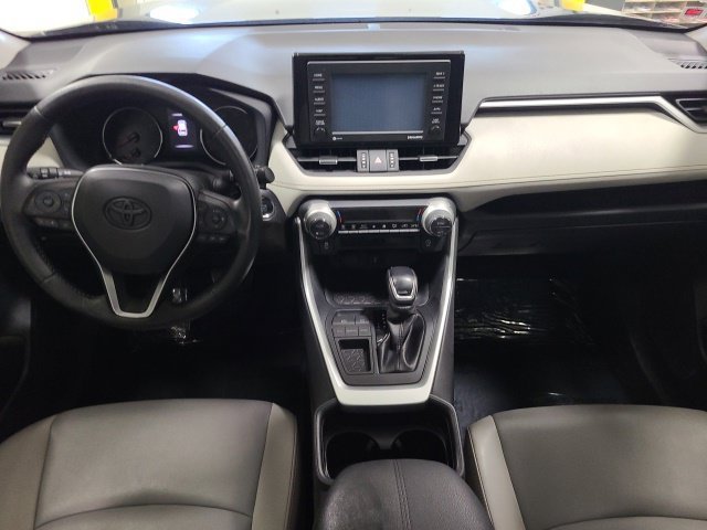 Used 2020 Midnight Black Metallic Toyota XLE Premium image 24
