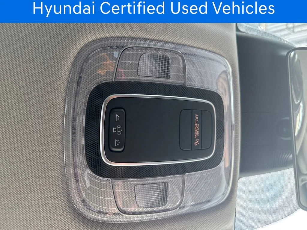 Certified Pre-Owned 2025 Hyundai Elantra SE