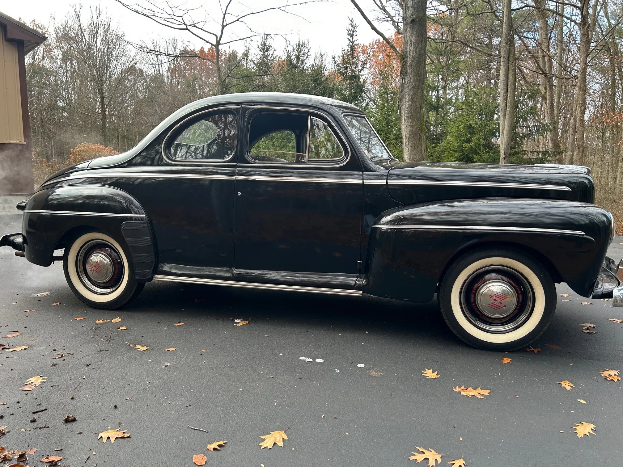 Used 1946 Black Ford  image 4