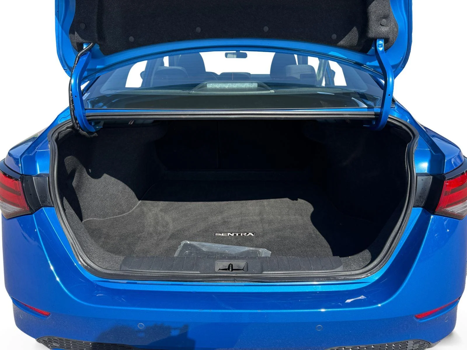 2025 Nissan Sentra SV - Photo 18