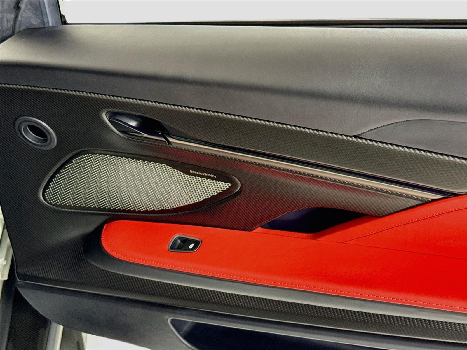 Used 2025  Aston Martin  image 28