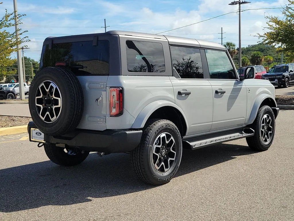 New 2026 Avalanche Gray Ford Outer Banks® image 5