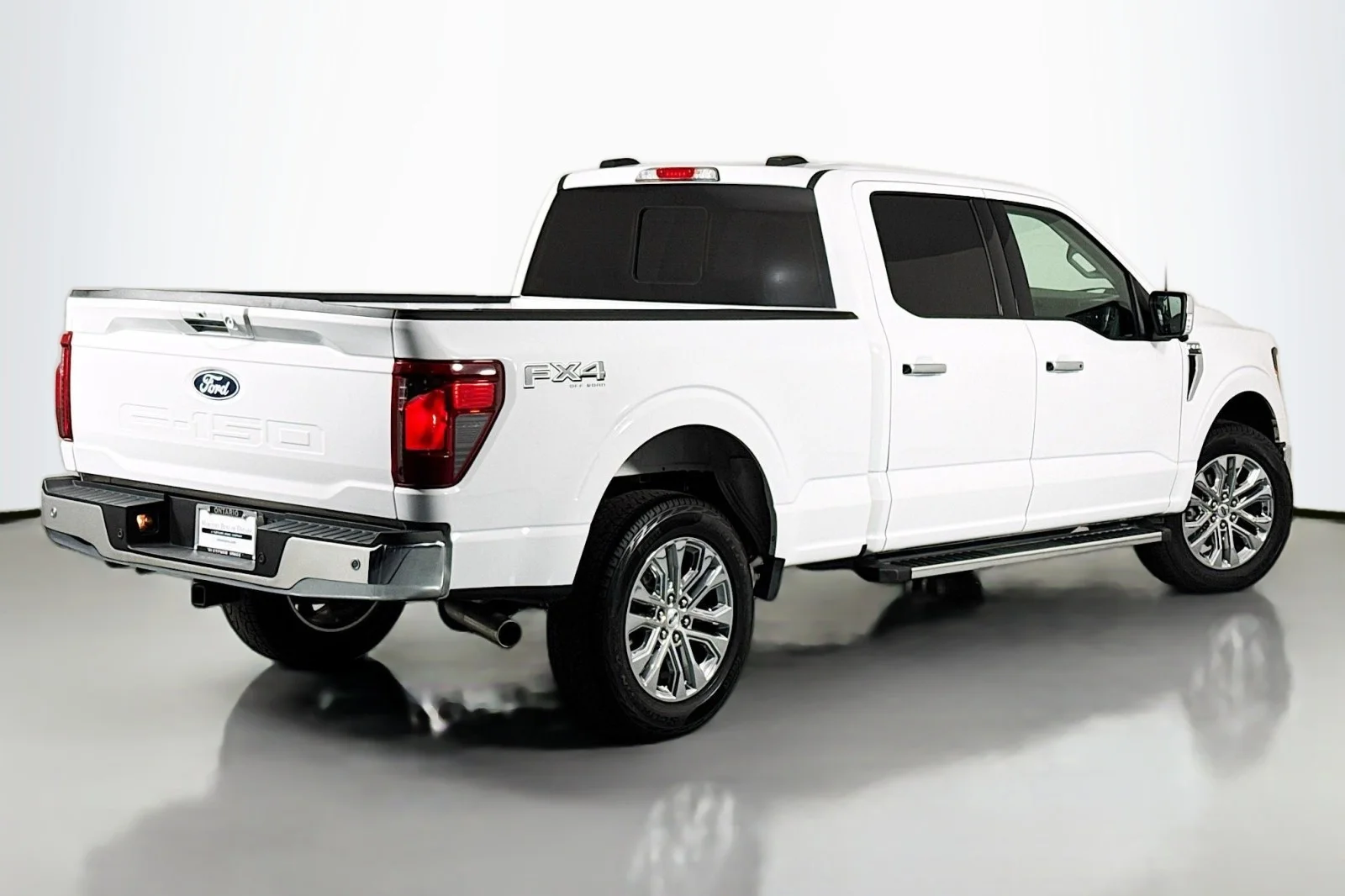 Used 2024 Oxford White Ford XLT 4X4 Supercrew image 13