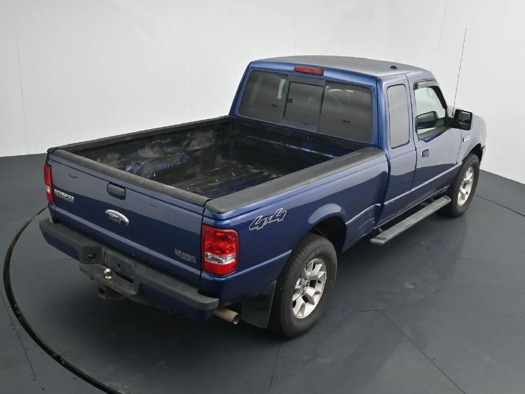 Used 2011 Blue Ford XLT image 14