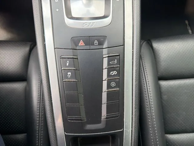 Used 2019 GT Silver Metallic Porsche Carrera 4S image 18