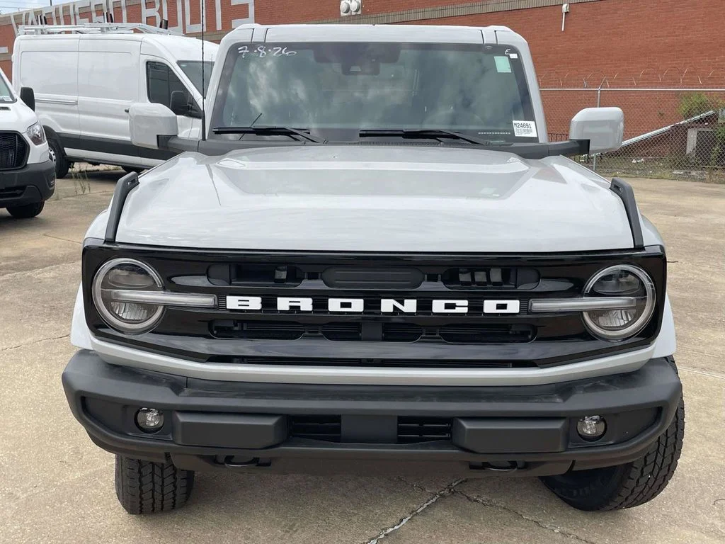 New 2026 White Ford Outer Banks image 8