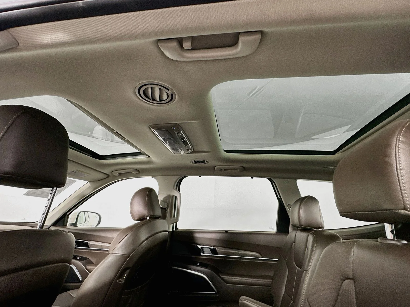 Used 2020 Snow White Pearl Kia SX image 23