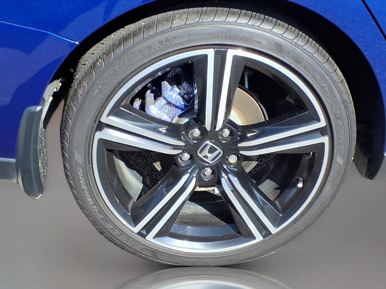 Used 2025  Honda Sport image 6