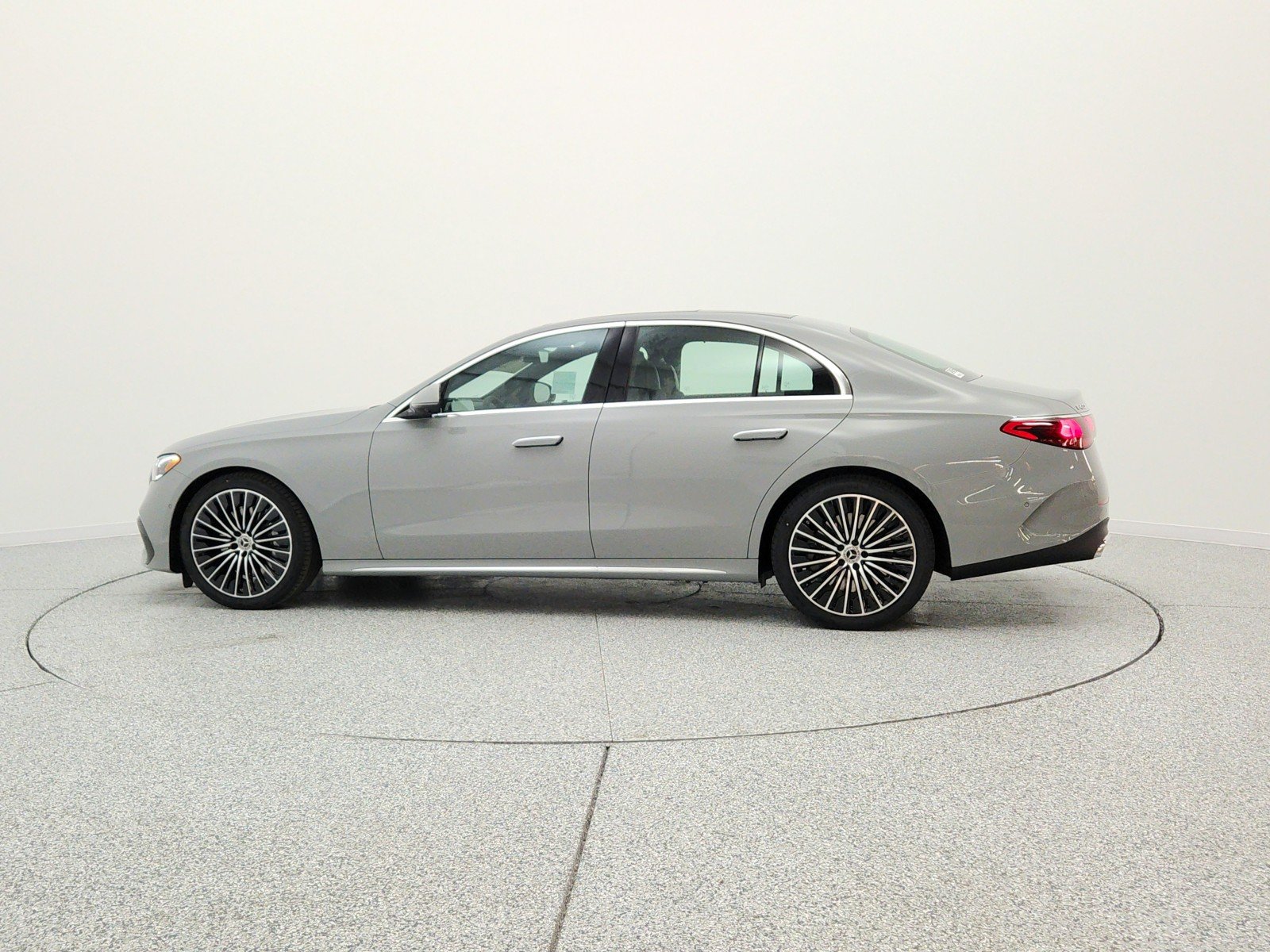 New 2026 MANUFAKTUR Alpine Grey Mercedes-Benz E 450 4MATIC® Sedan image 8