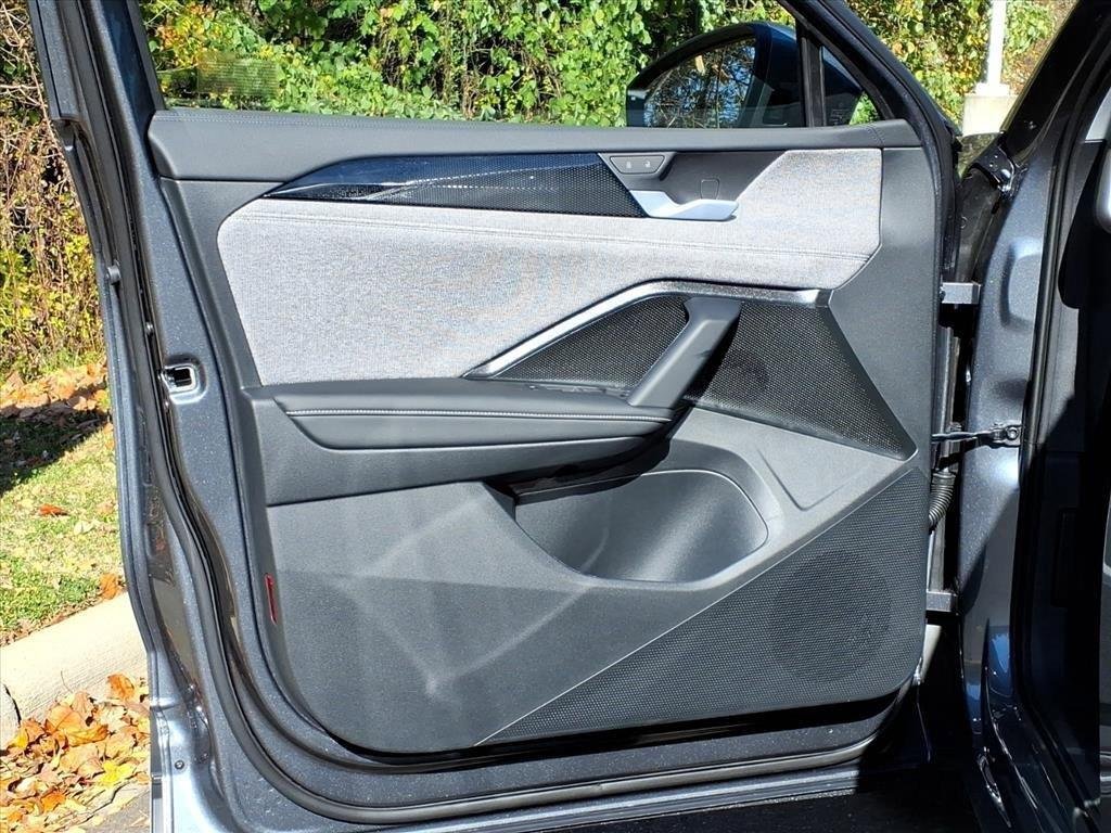 New 2026 Platinum Gray Metallic Volkswagen S image 4