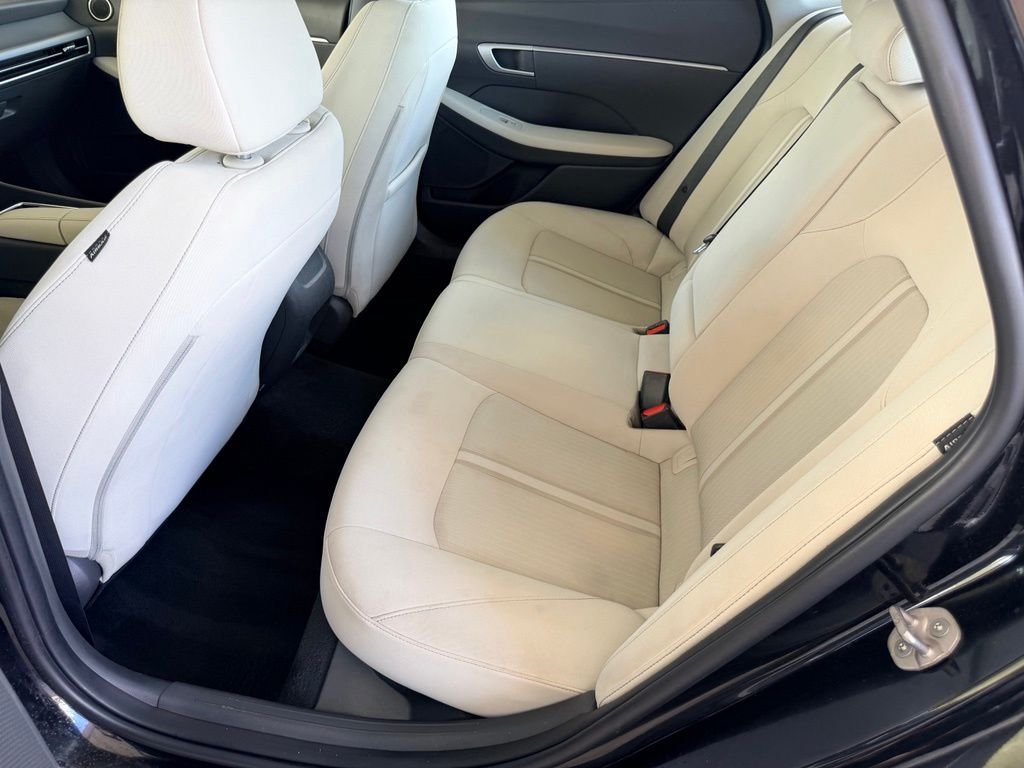 Used 2025 Black Hyundai SEL image 29