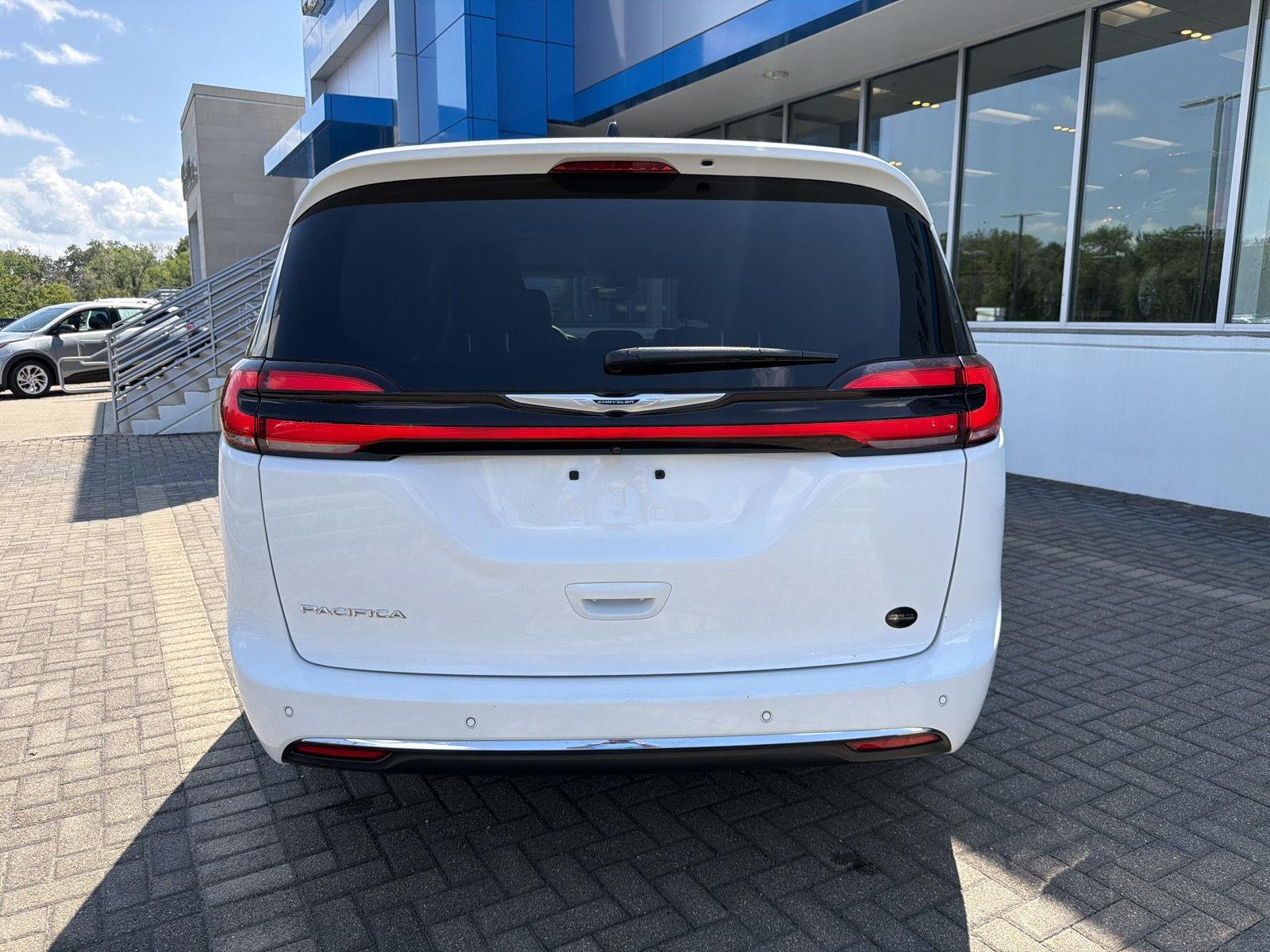 Used 2024 Bright White Clearcoat Chrysler Touring L image 4
