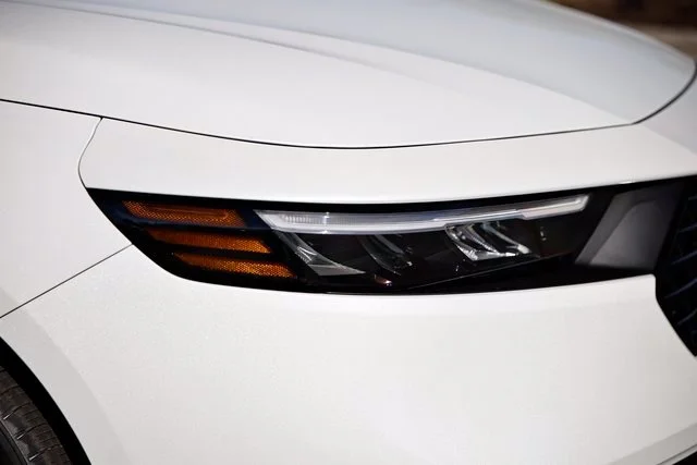 New 2026 Platinum White Pearl Honda LX image 17