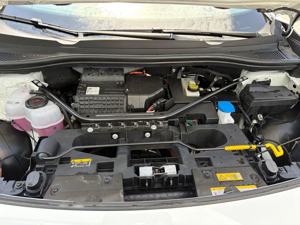 Certified Used 2024 Pure White Volkswagen Pro image 23
