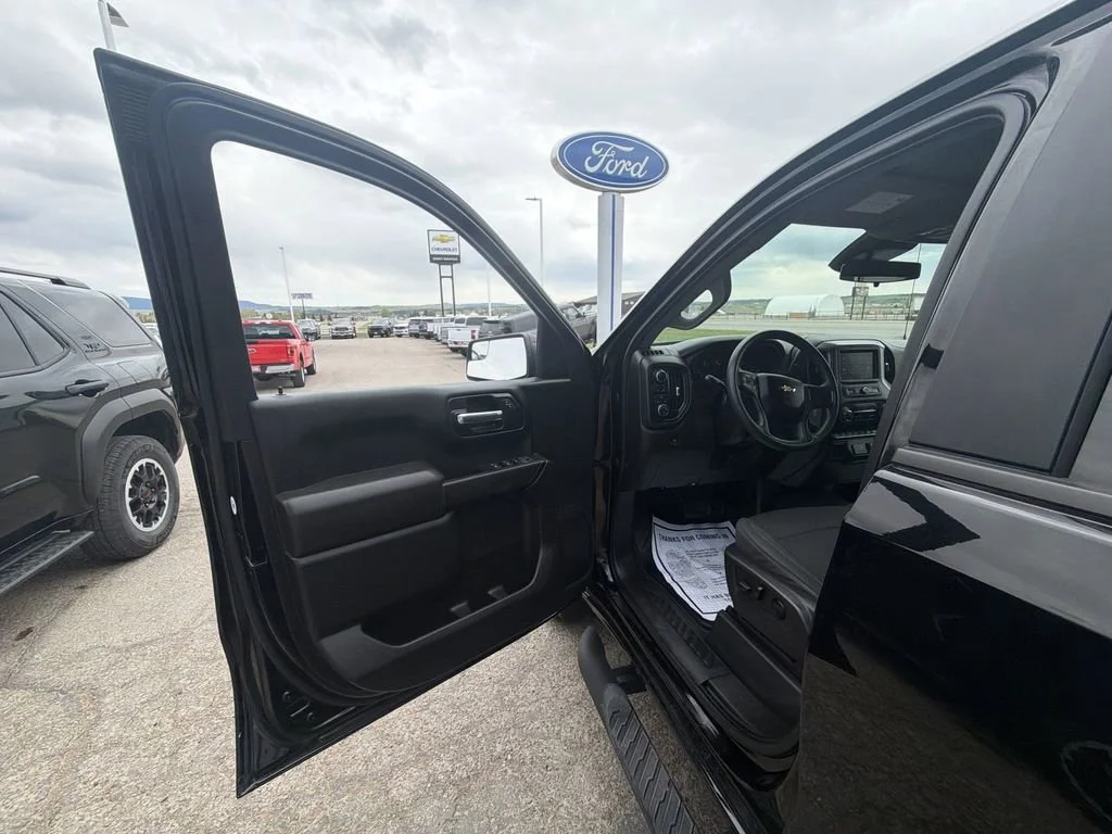 Used 2023 Black Chevrolet Custom image 25