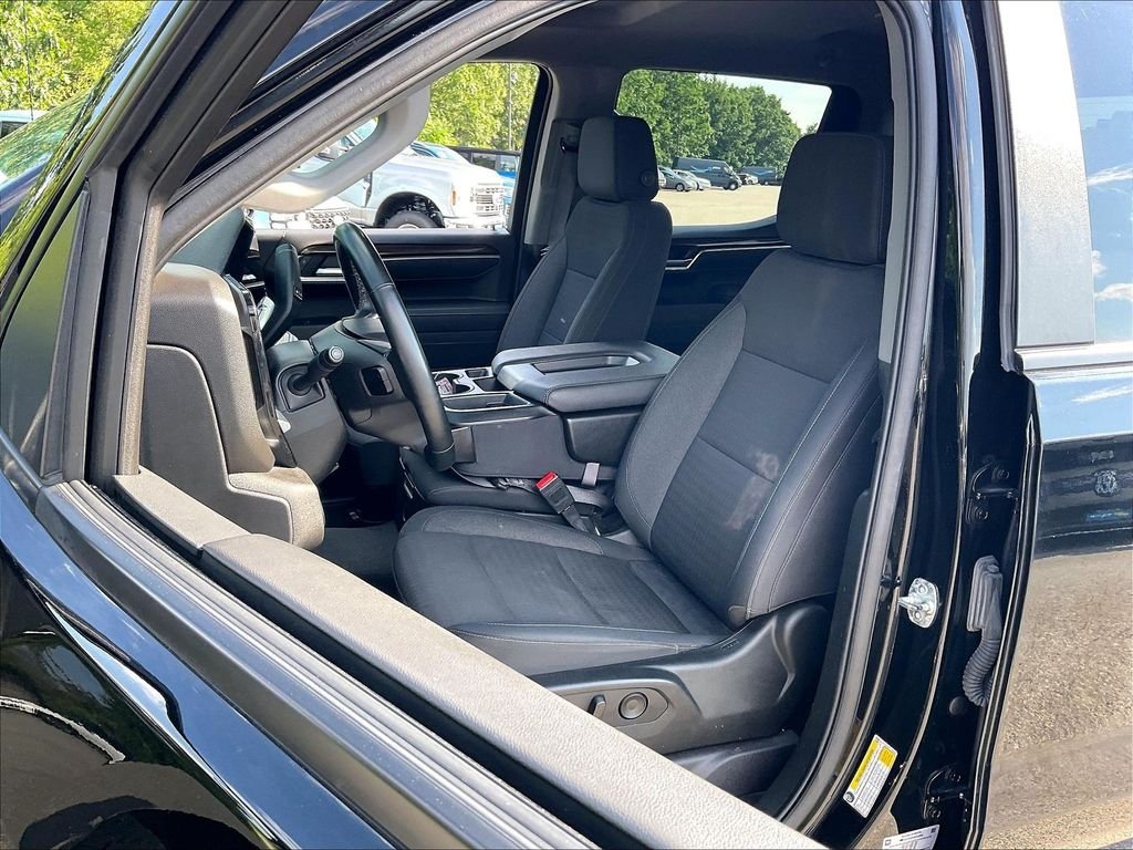 Used 2025 Black Chevrolet LT image 9