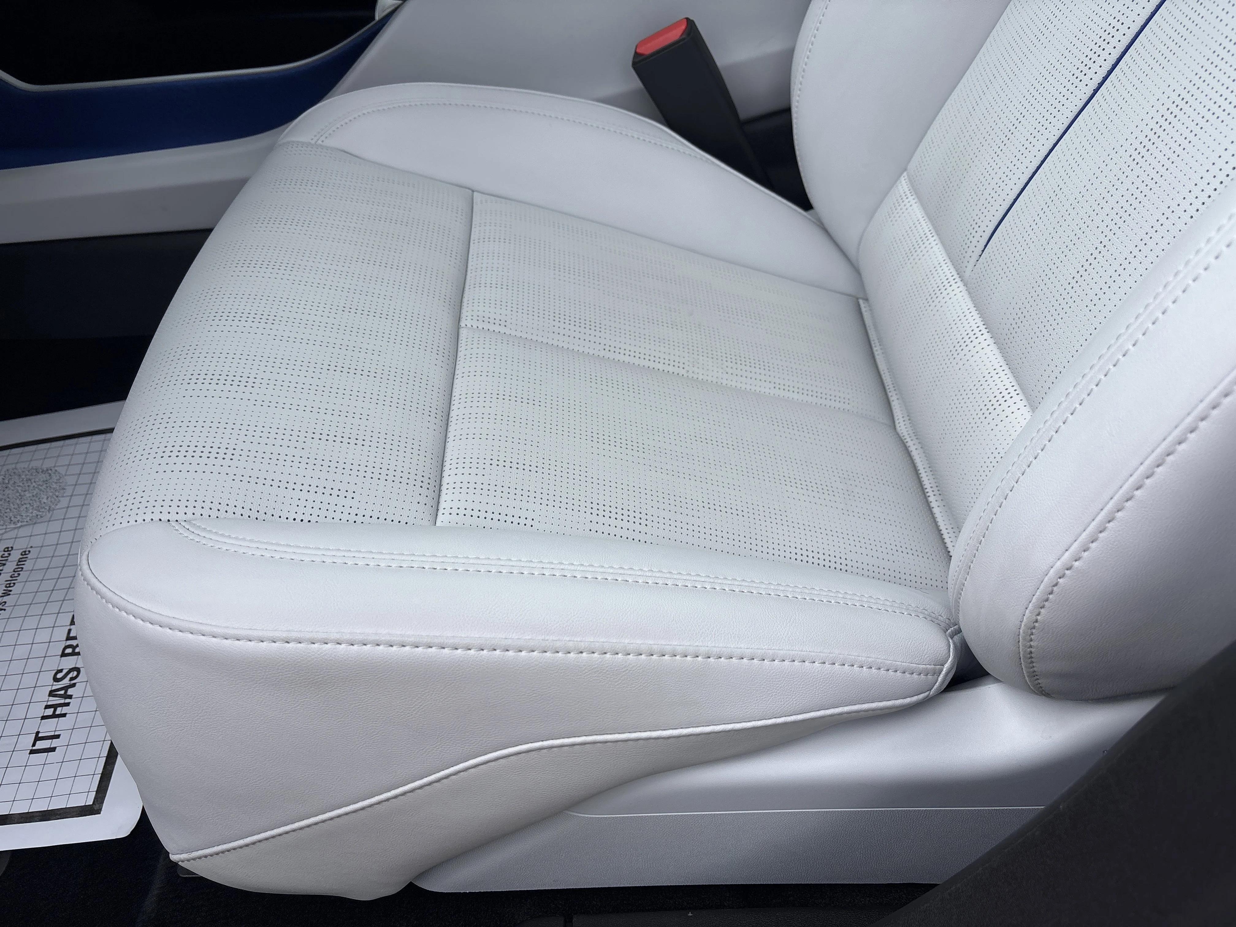 Used 2025 Monarch Orange Cadillac Sport image 27