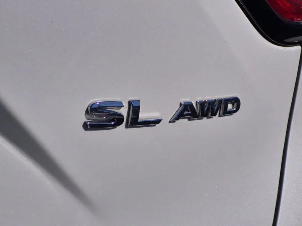 Used 2017 Pearl White Nissan SL image 20