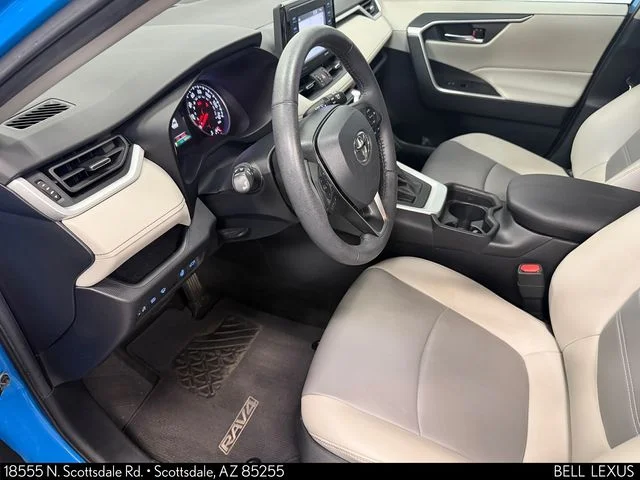 Used 2021 Blue Toyota XLE Premium image 14